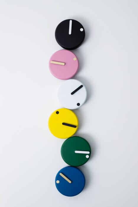 Scandinavian minimalist catchiness for your interior. Picto has reissued a table clock to commemorate its 40th anniversary.