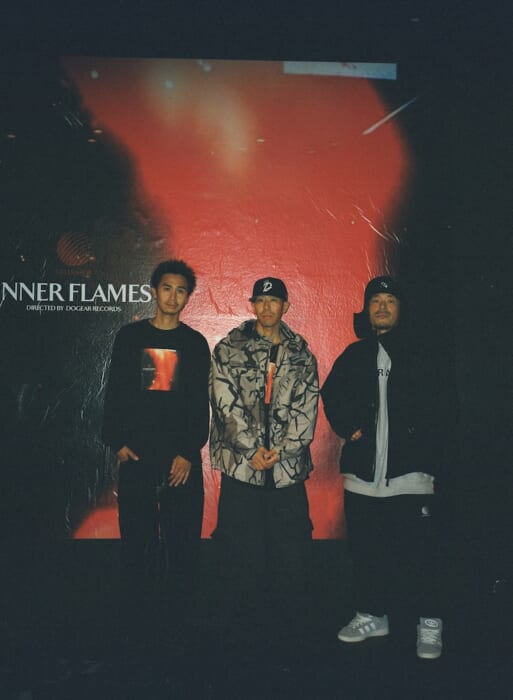 東京のHIP HOPとスケート＋α。HALLRAZORの10周年を記念したDOGEAR RECORDSとの『iNNER FLAMES』が、待望の配信スタートです。