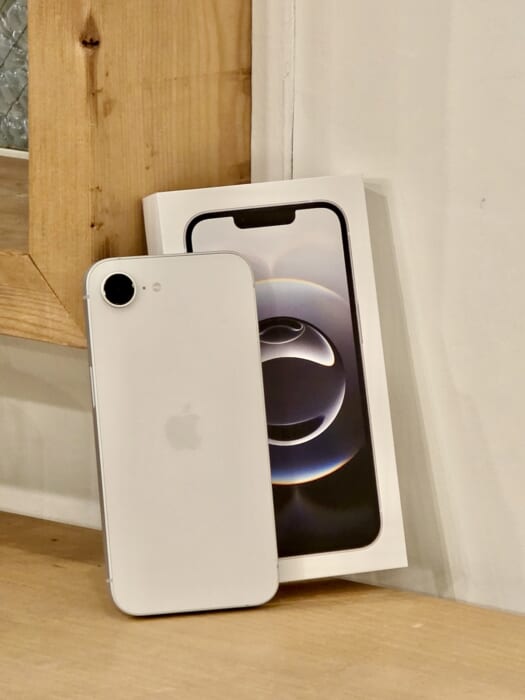 The iPhone 16e goes on sale tomorrow! This is a simple unit that allows you to easily experience Apple's evolution.