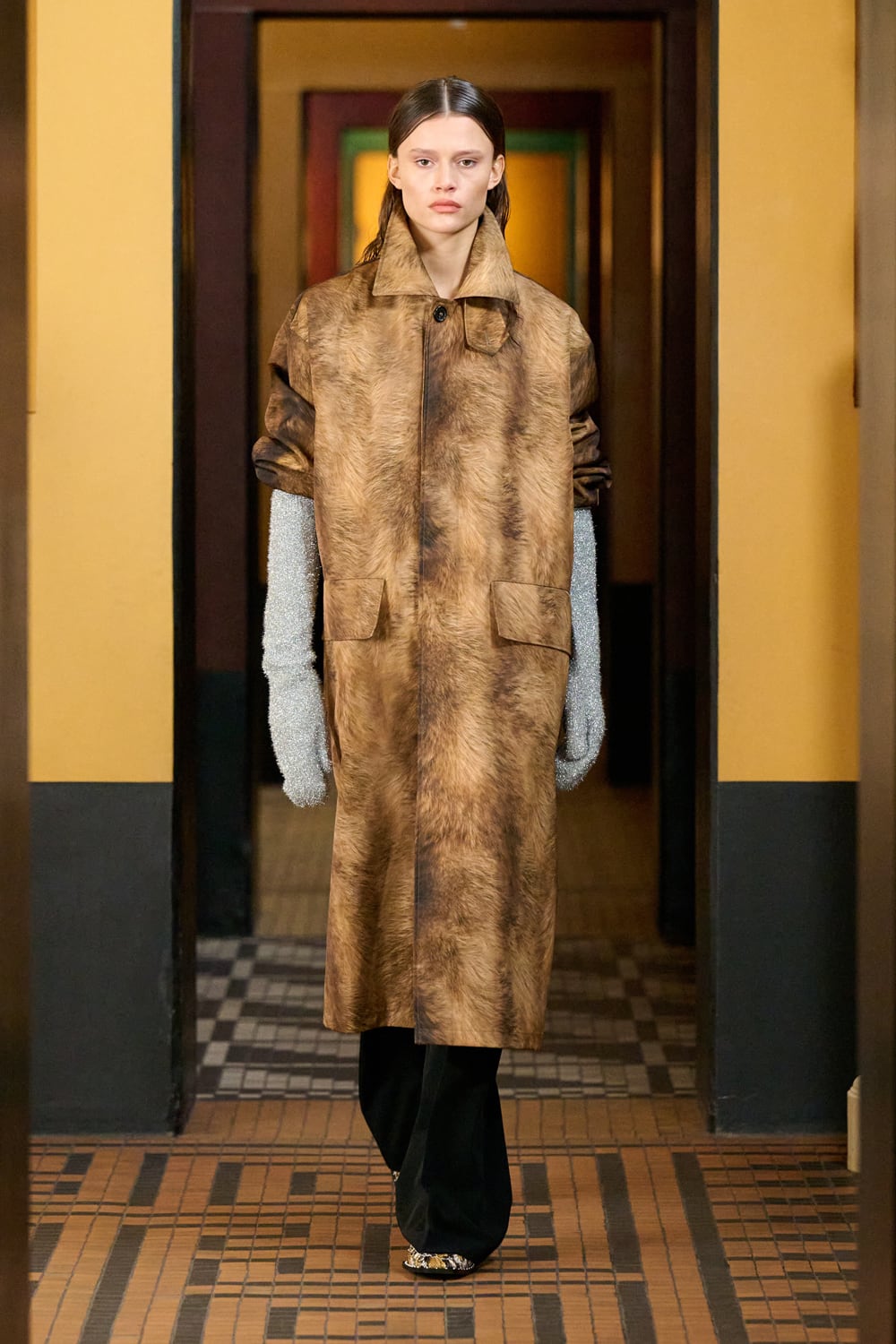 CMMN SWDN | HOUYHNHNM（フイナム）