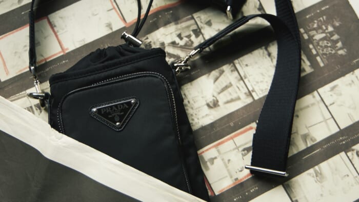 すぐ届く【Saint Laurent】ソルフェリーノ ミニサッチェルバッグ サンローランがつくったのはアイコニックなミニバッグ。夏の