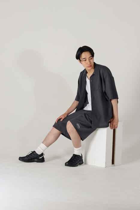 夏を快適にするあらゆる機能を完備。機能素材・DotAir®を採用したセダン オールパーパスとロフトマンの別注アイテム。