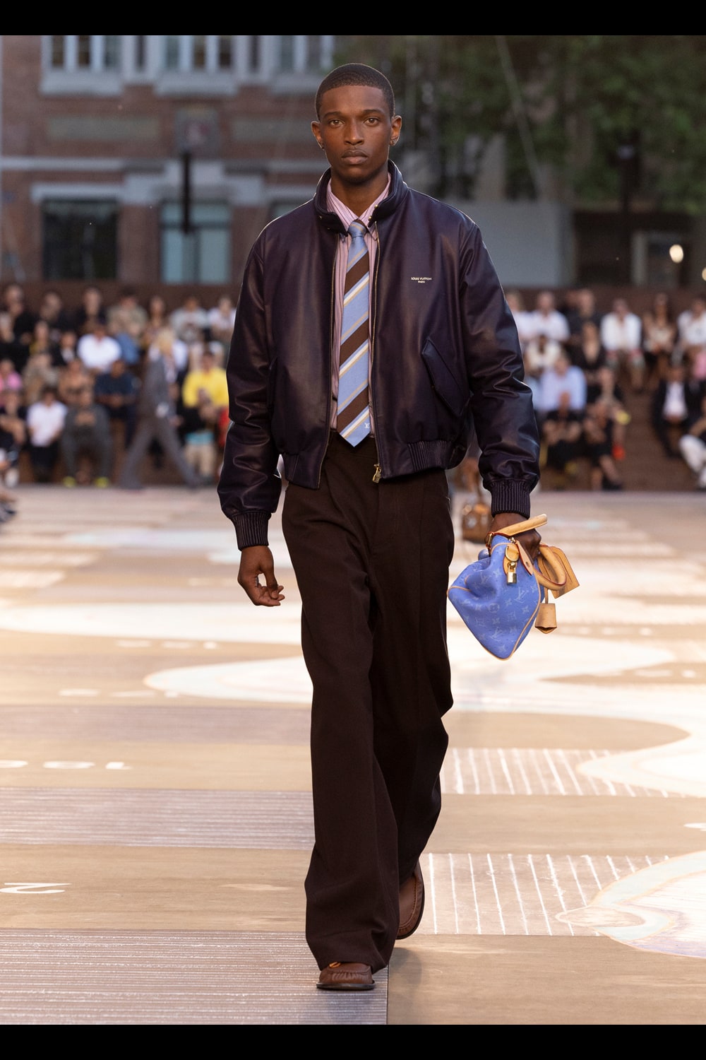 限定コラボ♪【LOUIS VUITTON】LV×TM プールピローミュール 限定コラボ♪【LOUIS VUITTON】LV×TM プールピローミュール