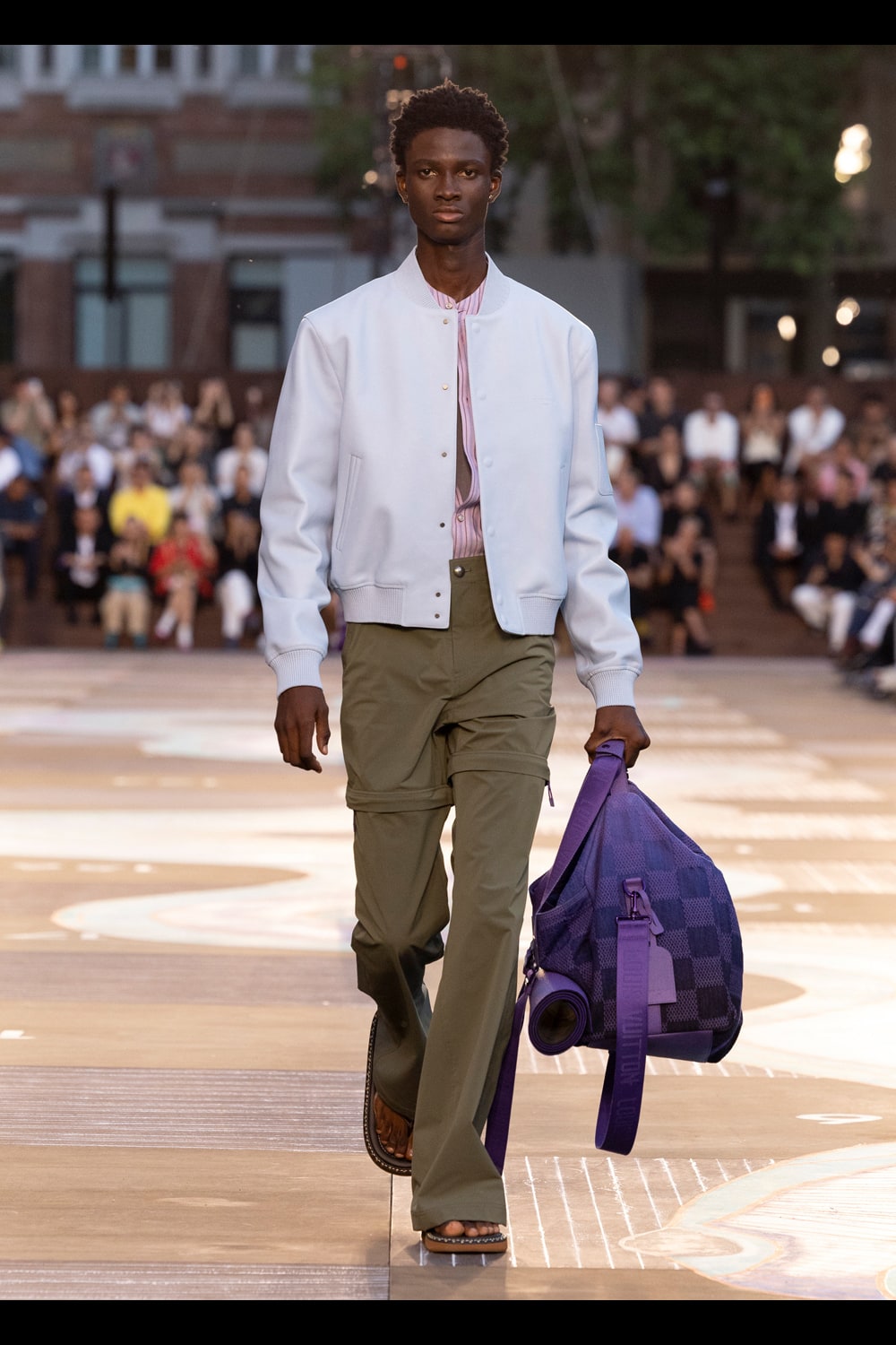 限定コラボ♪【LOUIS VUITTON】LV×TM プールピローミュール 限定コラボ♪【LOUIS VUITTON】LV×TM プールピローミュール