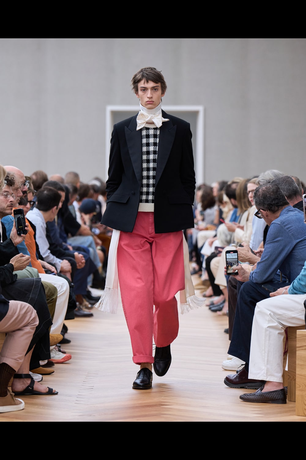 DIOR | HOUYHNHNM (HOUYHNHNM)