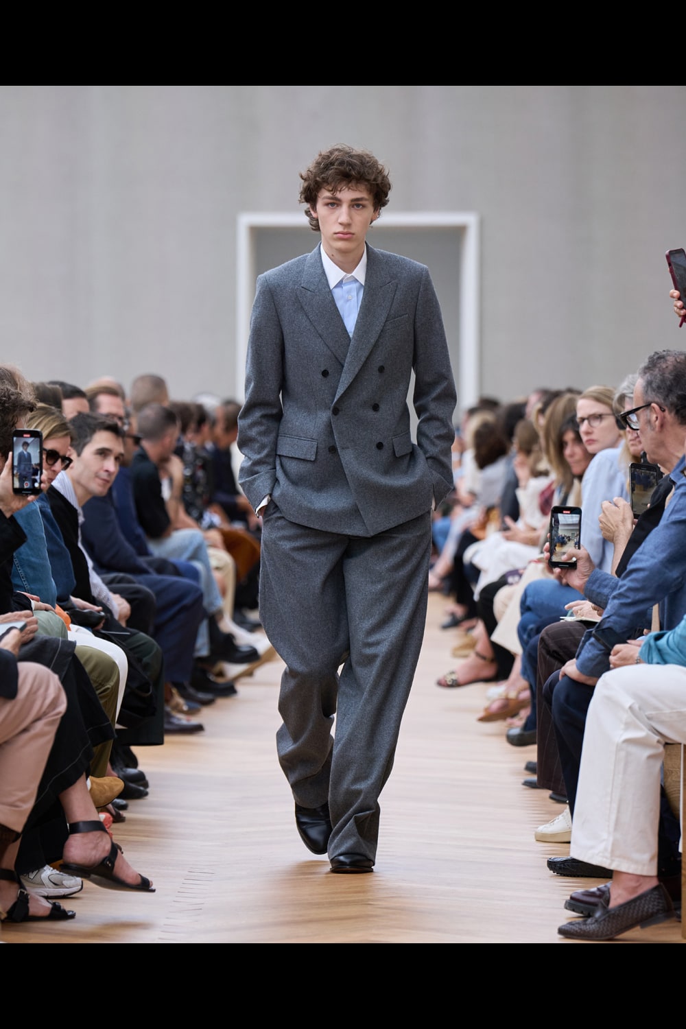 DIOR | HOUYHNHNM (HOUYHNHNM)
