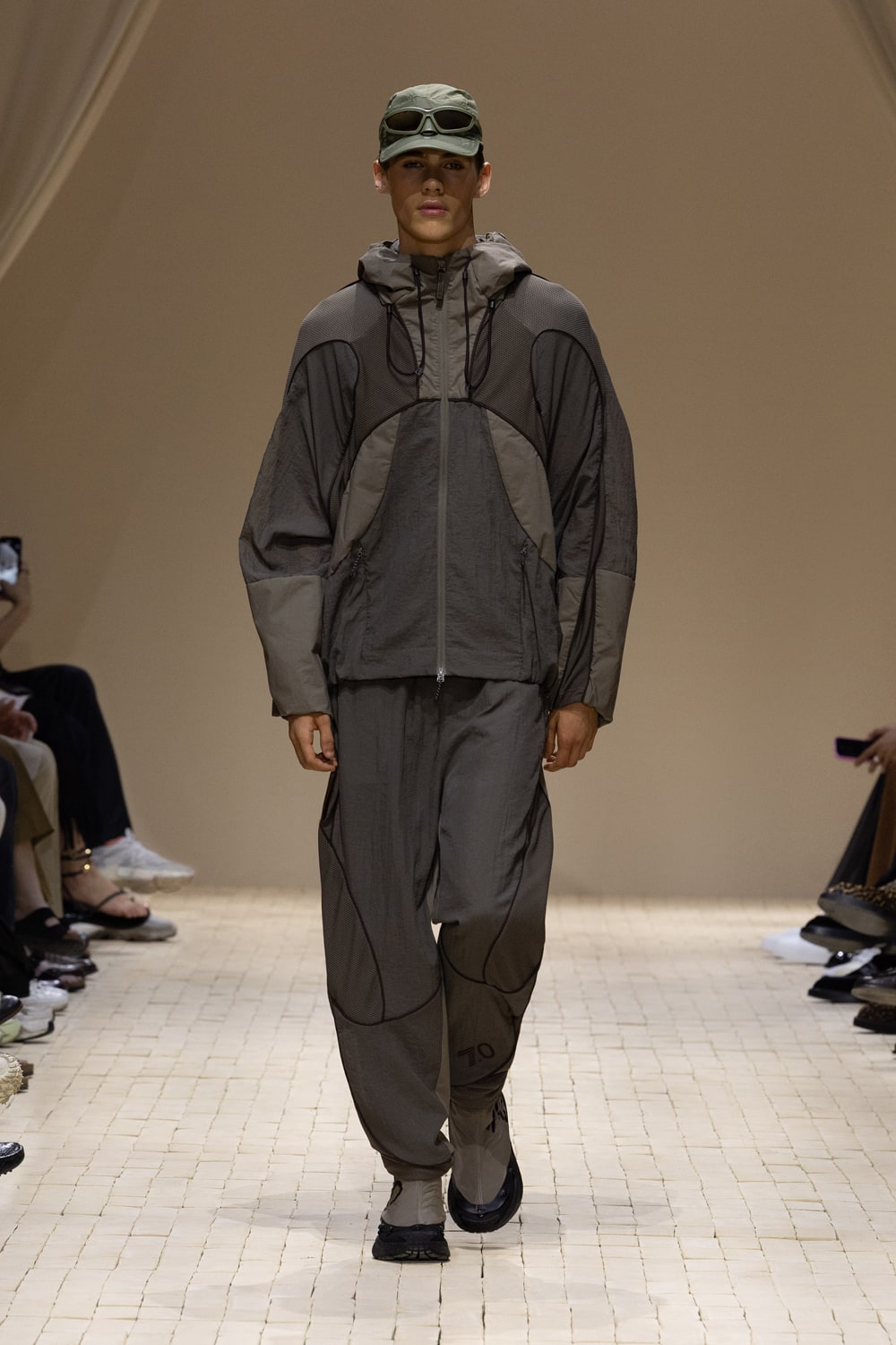 【ポイント10倍】 ARMANI EMPORIO | (HOUYHNHNM) HOUYHNHNM アウトドア寝具