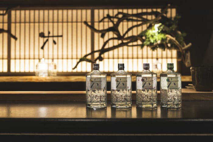 Japanese craft gin ROKU opens a concept store. Enjoy a supreme drink in an exquisite space inspired by a tea ceremony room.
