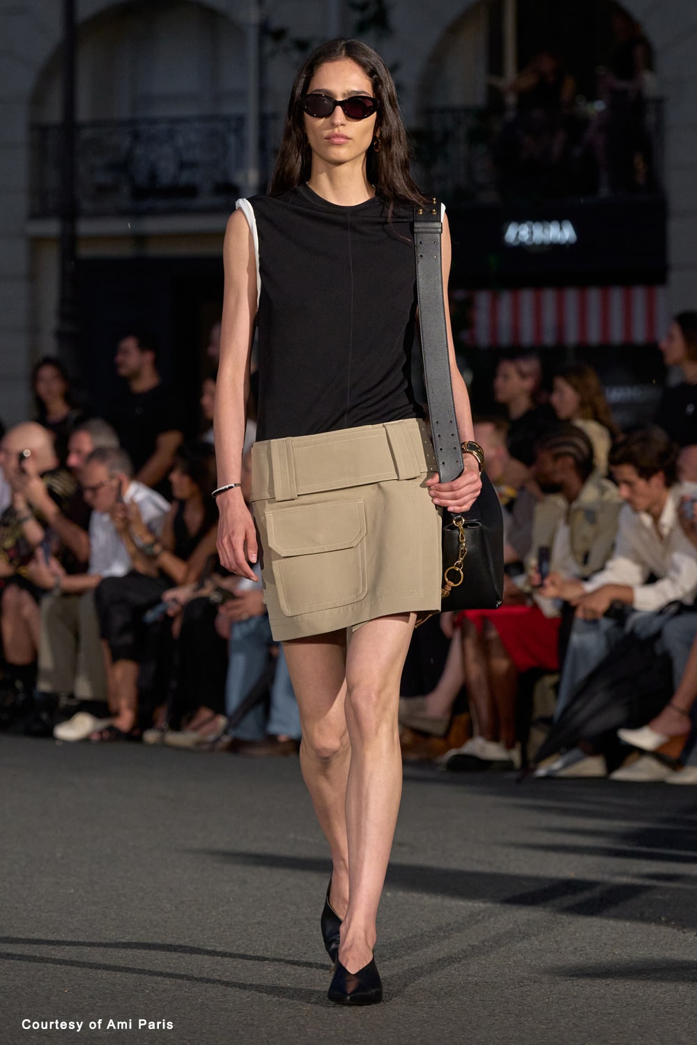 AMI PARIS | HOUYHNHNM (HOUYHNHNM)