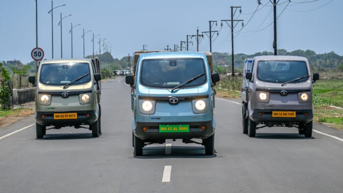Three brothers of different types. Heralding the arrival of a new era, Tata Motors' light trucks start at about 670,000 yen!