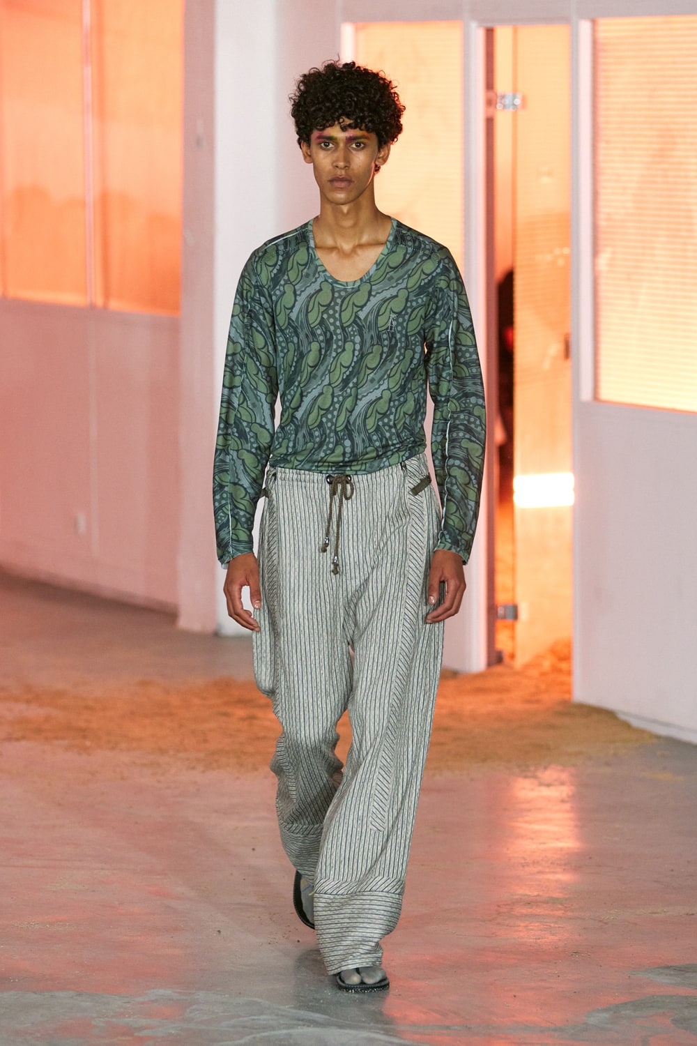 KIKO KOSTADINOV | HOUYHNHNM (HOUYHNHNM)