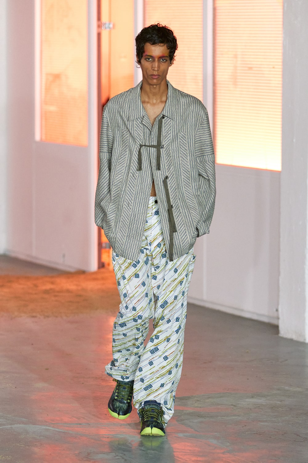 KIKO KOSTADINOV | HOUYHNHNM (HOUYHNHNM)