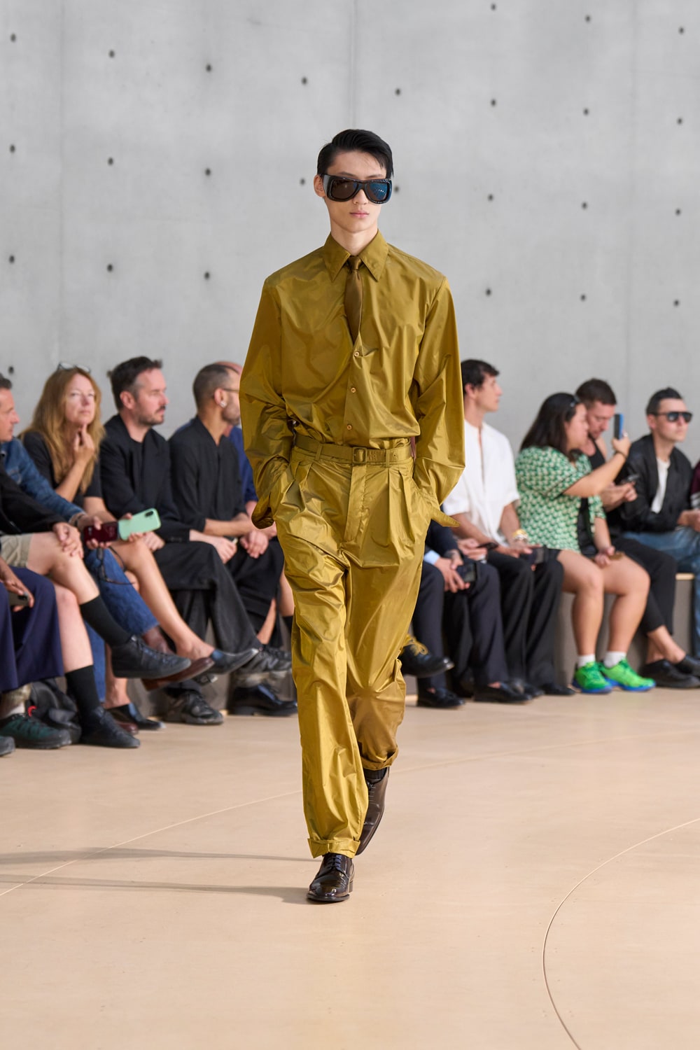 SAINT LAURENT | HOUYHNHNM（フイナム）
