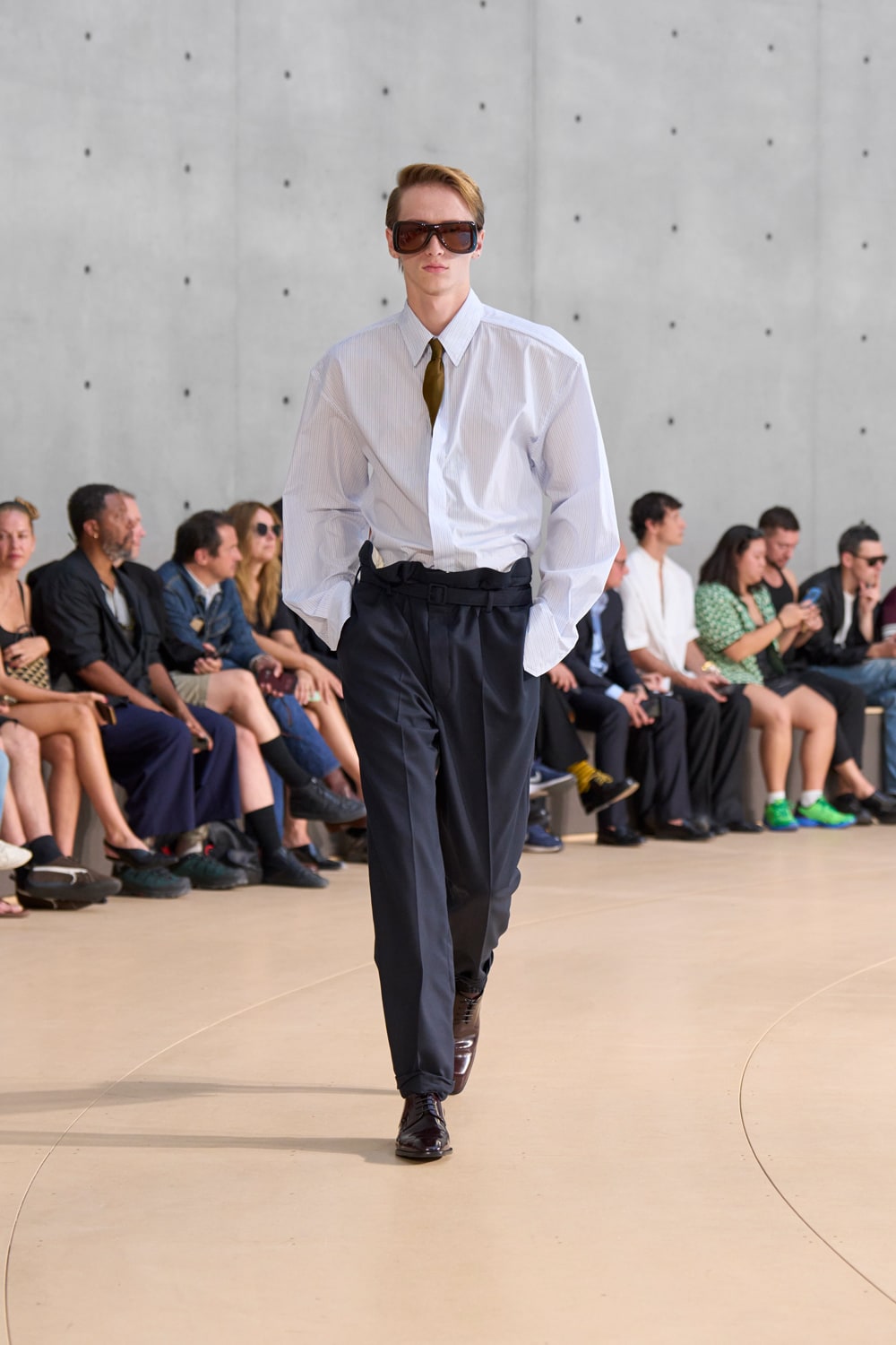 SAINT LAURENT | HOUYHNHNM（フイナム）