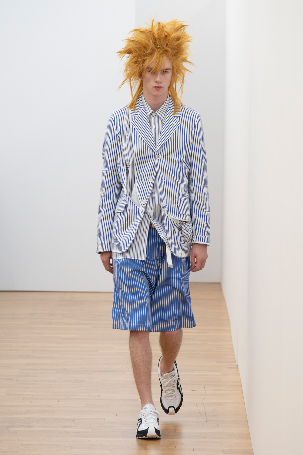 COMME des GARÇONS – DISSONANCE