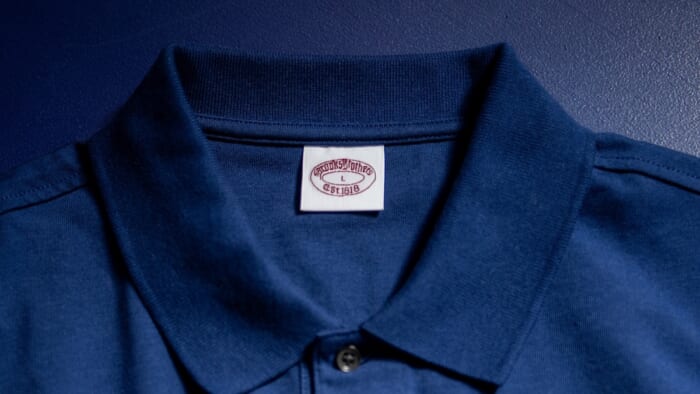 夏の主役にちょっとリッチなポロシャツを。ブルーブルーが頼ったのはアメリカントラッドを代表するブランドです。