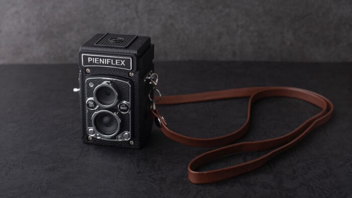 An amazing device that is fun to look at and take pictures of! The palm-sized unit is the PIENIFLEX M.