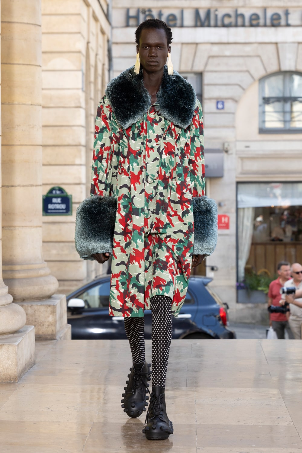 WALTER VAN BEIRENDONCK | HOUYHNHNM (HOUYHNHNM)