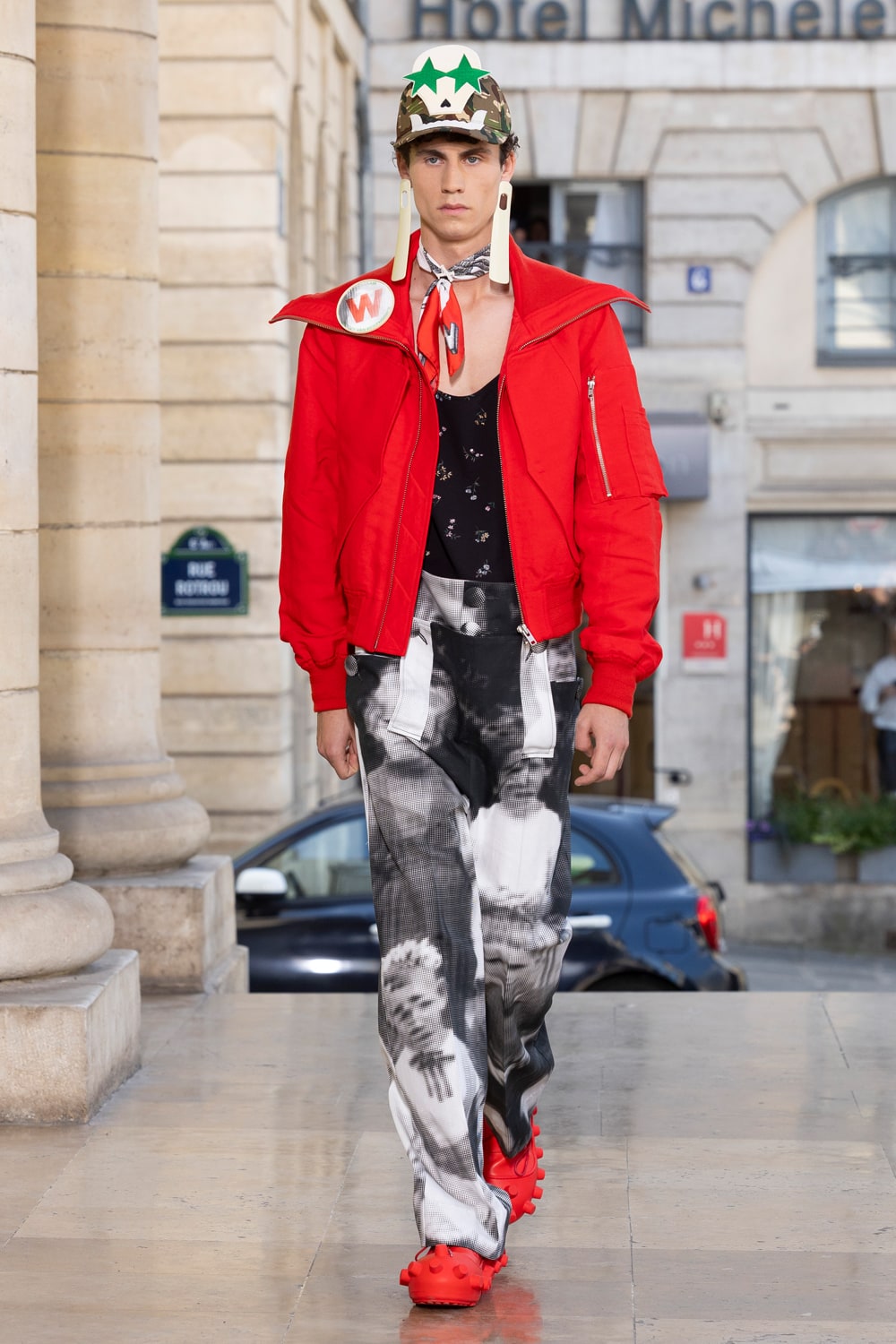 WALTER VAN BEIRENDONCK | HOUYHNHNM (HOUYHNHNM)