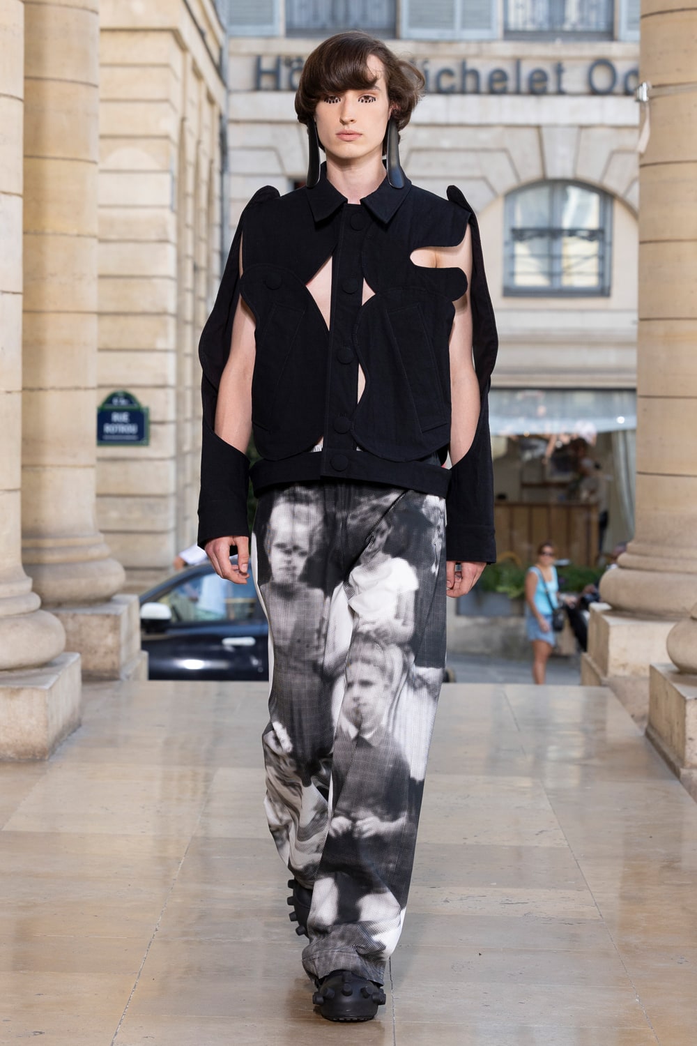 WALTER VAN BEIRENDONCK | HOUYHNHNM (HOUYHNHNM)