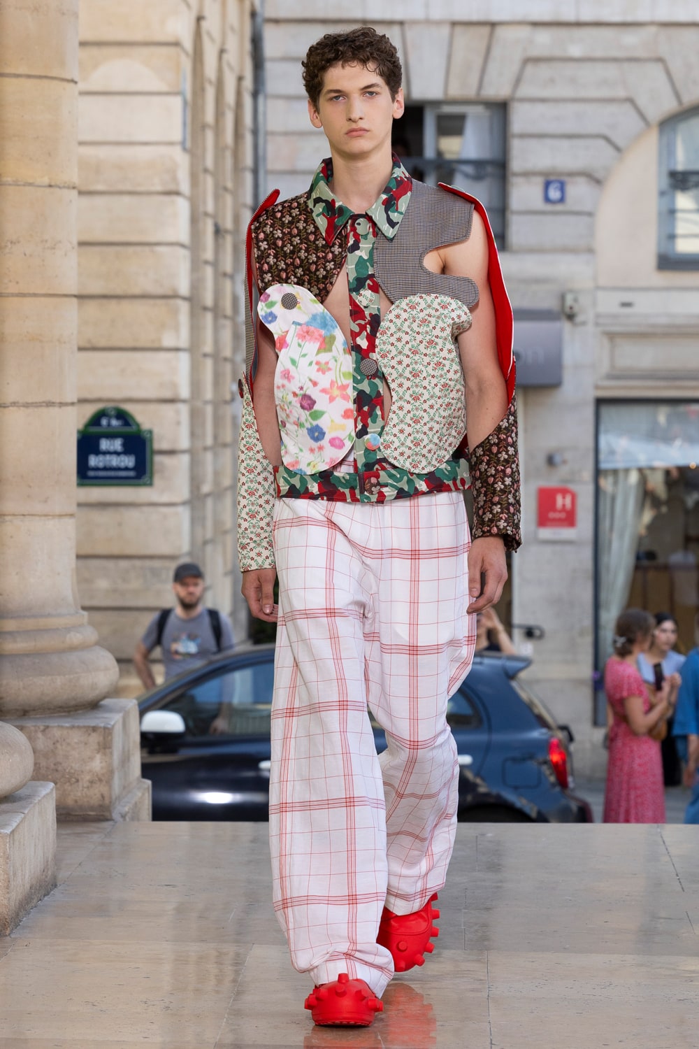 WALTER VAN BEIRENDONCK | HOUYHNHNM (HOUYHNHNM)
