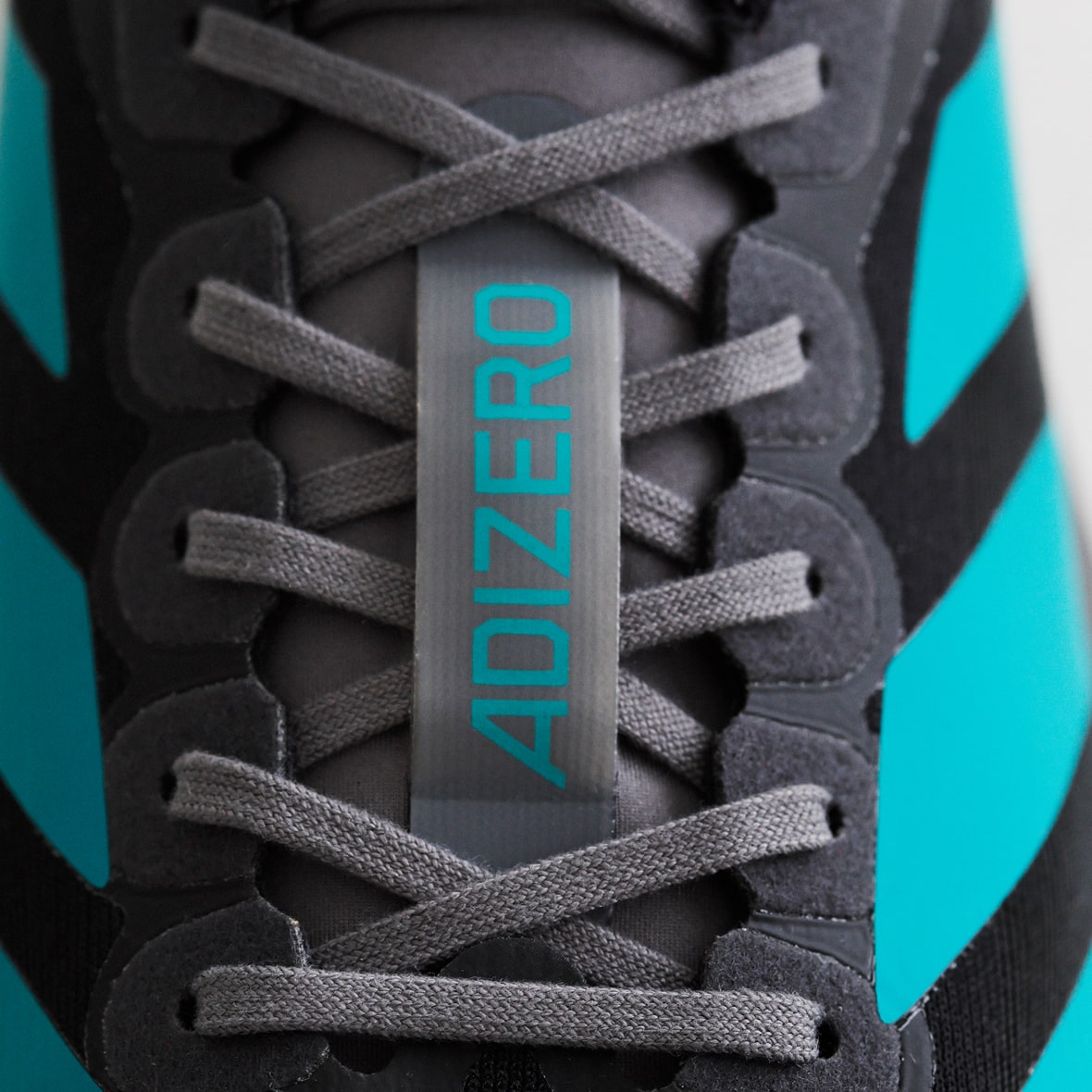 Huinamu's Monthly ATMOS Vol.32 Picks up adidas adizero Evo