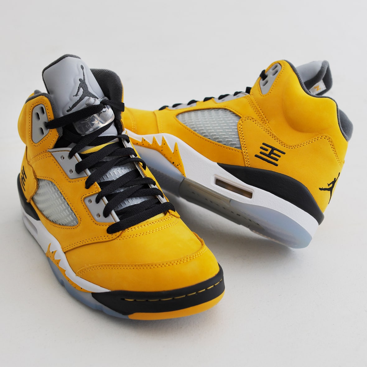 フイナムの『月刊アトモス』 Vol.33 エア ジョーダン 5 “トーキョー23