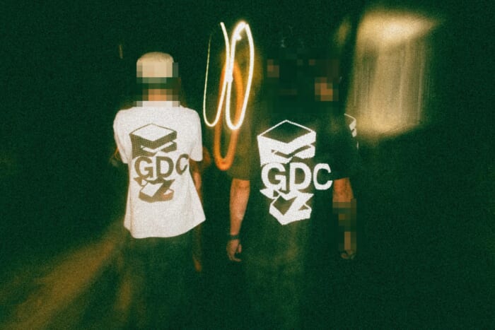 GDC × FAMOUZ。裏原シーンを席巻した2ブランドが、コラボレーションTシャツをリリース。