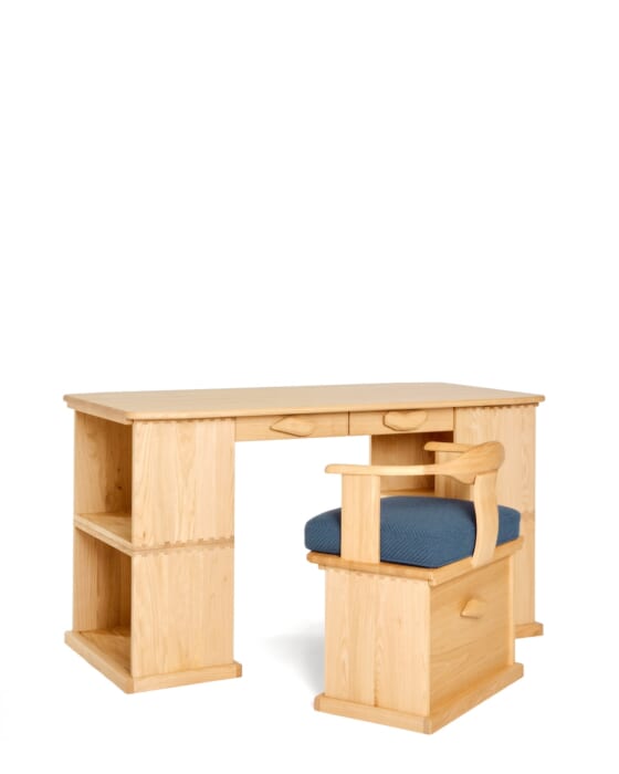 Karimoku Furniture and Postalco collaborated to develop Stucco, a transformable modular furniture, making its debut.