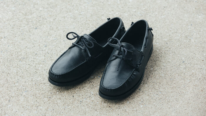 名品をレザーでアレンジ。ビリーズが別注をかけたポロラルフローレンの「MERTON BOAT」。