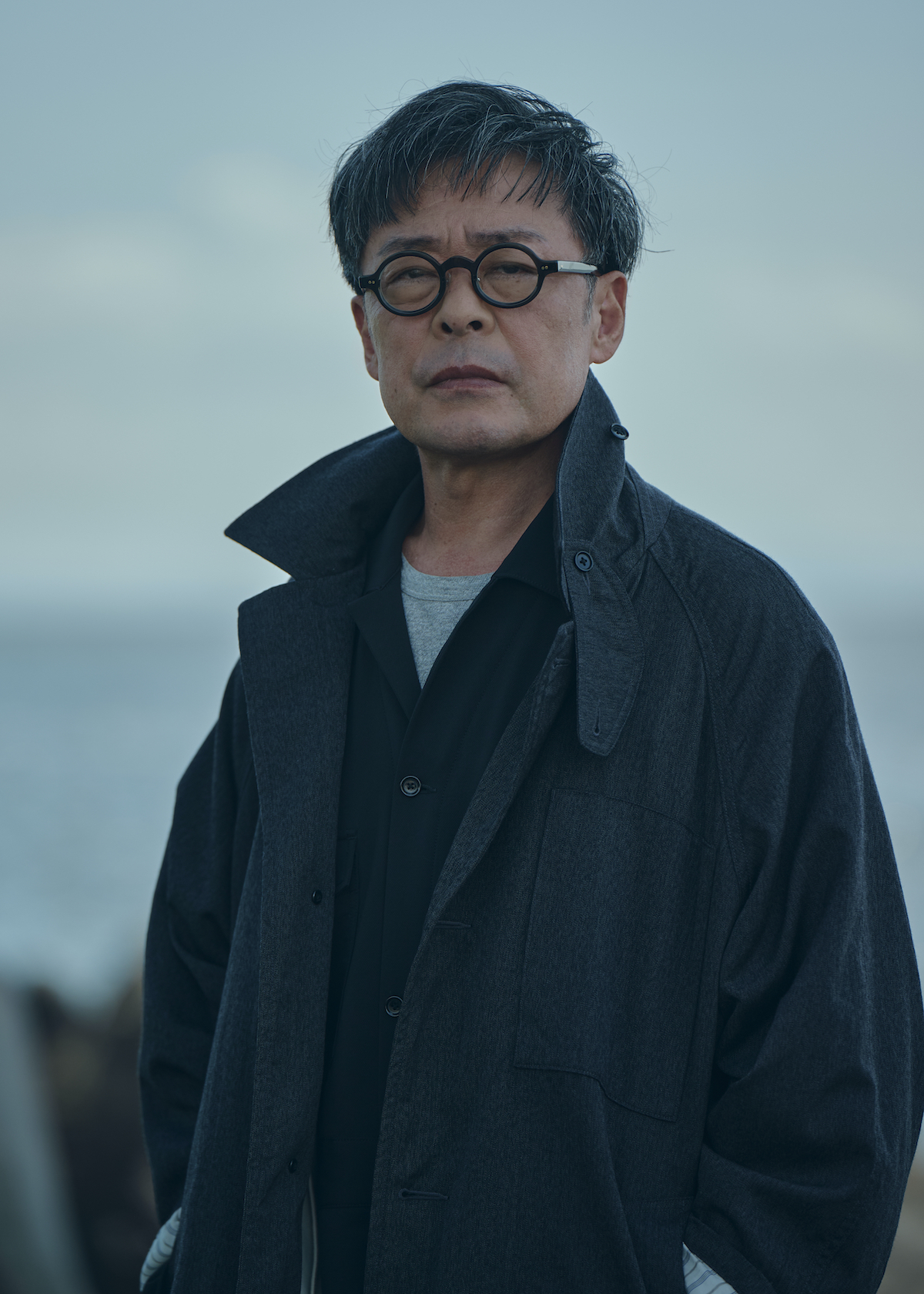 Nanamika's Coat and Ken Mitsuishi Flutter in the Sea Breeze