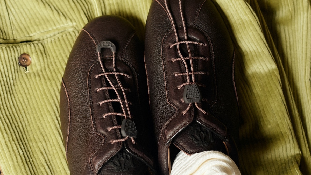 連載「憧れの逸品」No.426 2つのDNAを掛け合わせたダンヒルのスニーカー。