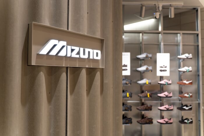 ミズノが4つの新店舗を都内にオープン! ファッションシーンで高い人気を誇る、ミズノスポーツスタイルのシューズが集結します。