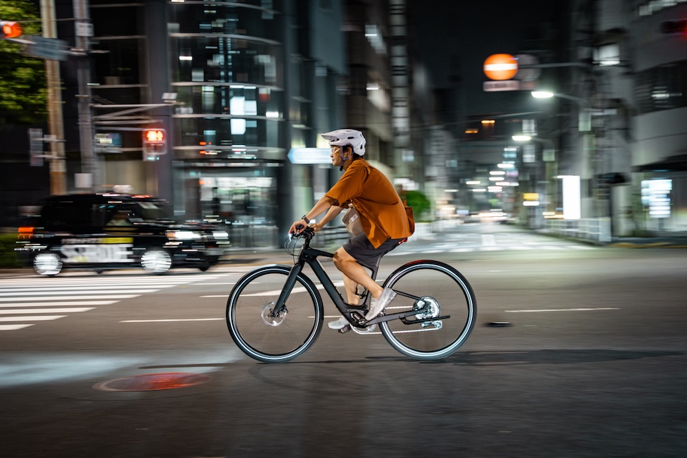 A bike that enriches your life. I've cruised around Tokyo on a Specialized high-performance bicycle.