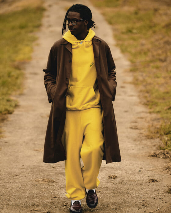 A stylish man in a rural setting, Bowles for Fall/Winter 2025 offers a wardrobe that will accompany you in your everyday life.