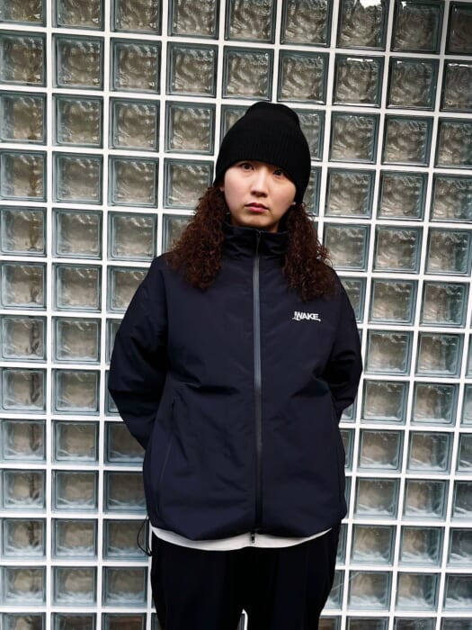 ウェイクとエスアイが手を組んだら、雨に強い軽量ダウンができました。