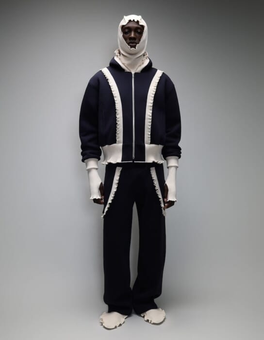 “日常を守る鎧”をコンセプトに。パリを拠点とするアンソニー・キャリドンのポップアップストアが開催されます。