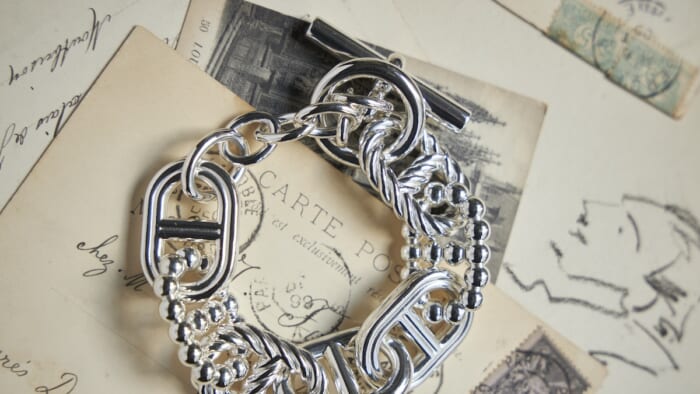 連載「憧れの逸品」No.436 新年の幕開けを飾る、エルメスのシェーヌ・ダンクル・アレア II。