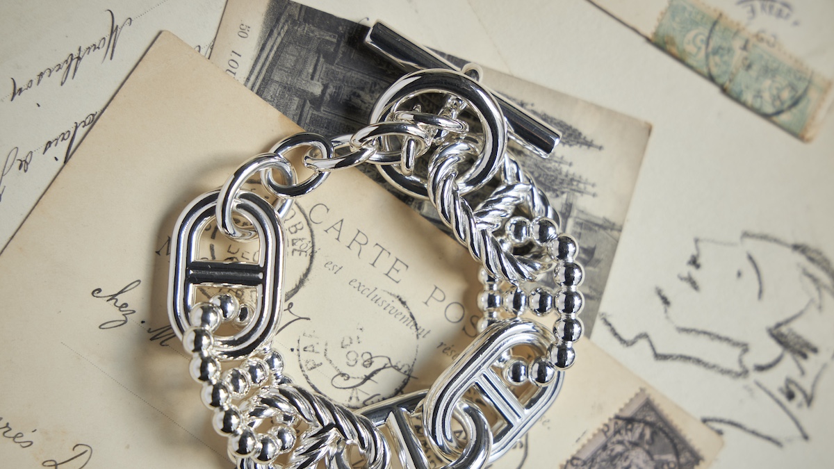 連載「憧れの逸品」No.436 新年の幕開けを飾る、エルメスのシェーヌ・ダンクル・アレア II。