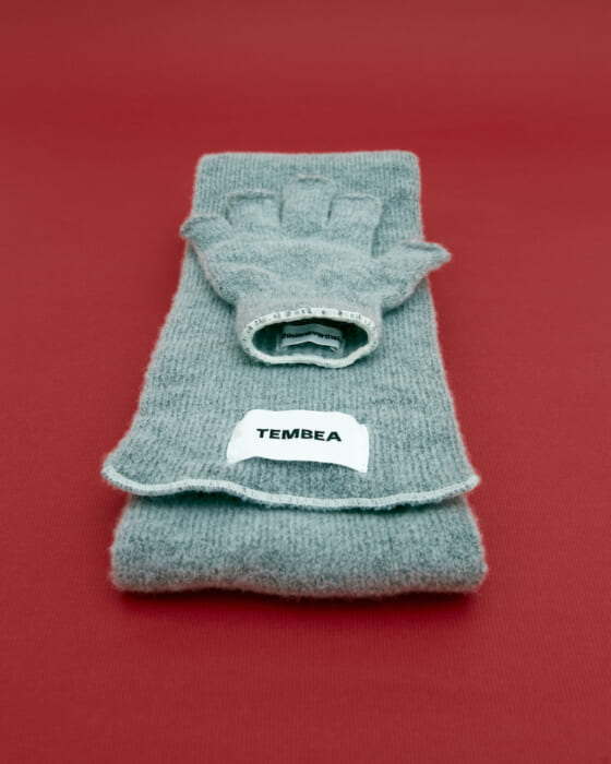 Practical winter accessories from Dis is Never That and Tenbear. Looks like a good holiday gift.