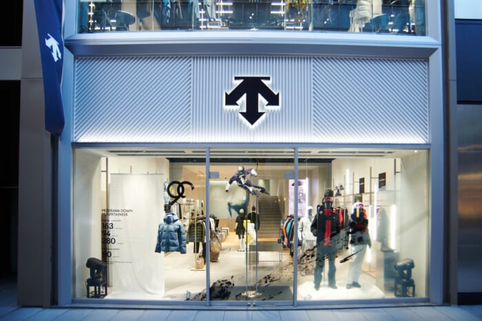 西日本最大規模のデサント直営店が神戸にオープン！ モノづくりに強くこだわる、ブランドの世界観が集約されています。