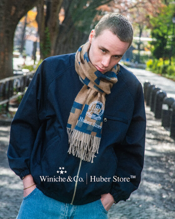 フーバーストアとウィニッチ・アンド・コーがコラボ。アイコニックなジャケットとマフラーが“あの柄”を纏って登場します。