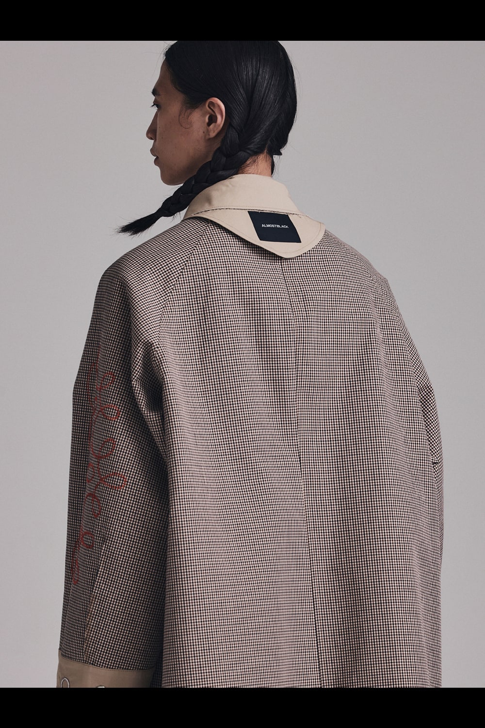 ALMOSTBLACK | HOUYHNHNM (HOUYHNHNM)