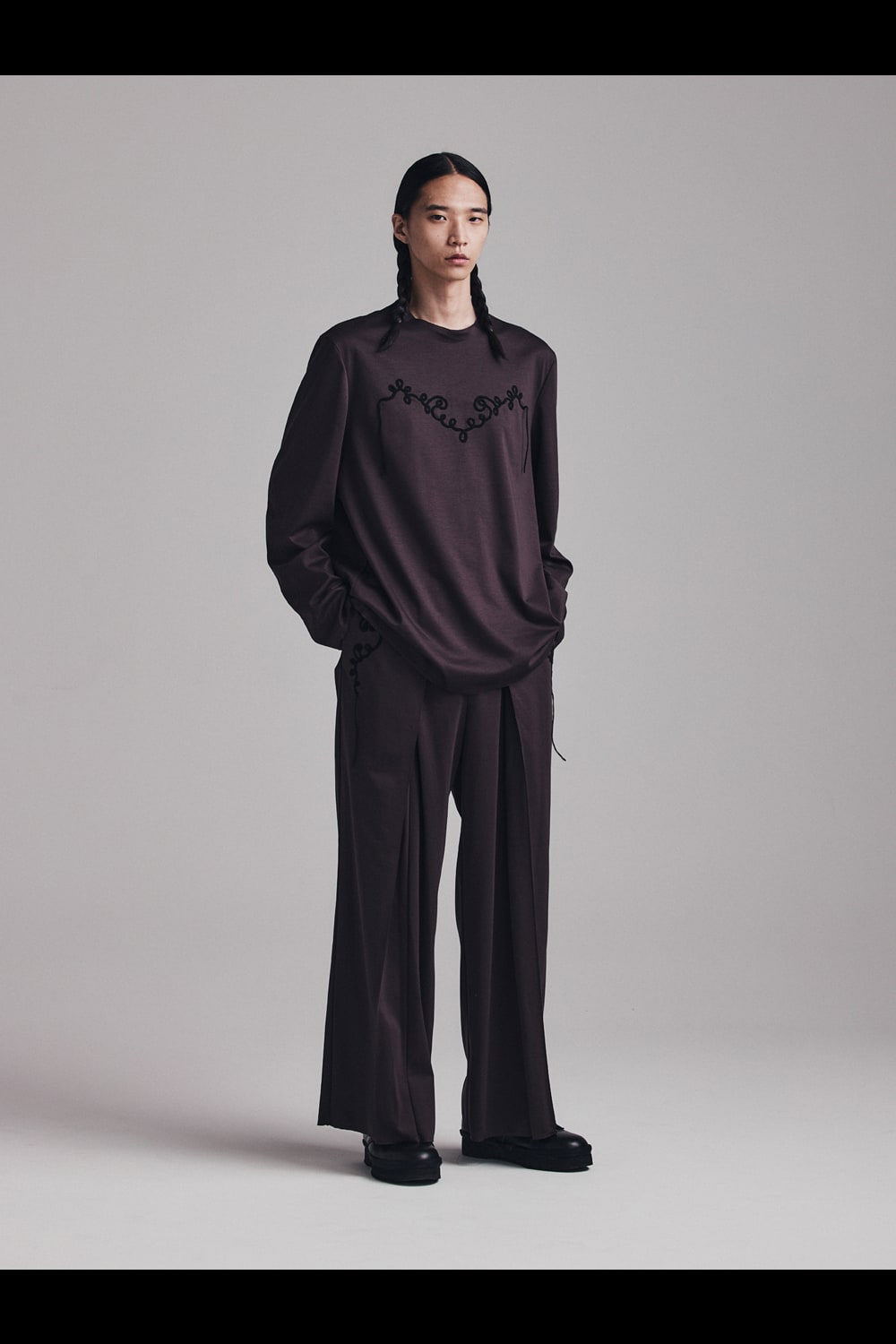 ALMOSTBLACK | HOUYHNHNM (HOUYHNHNM)