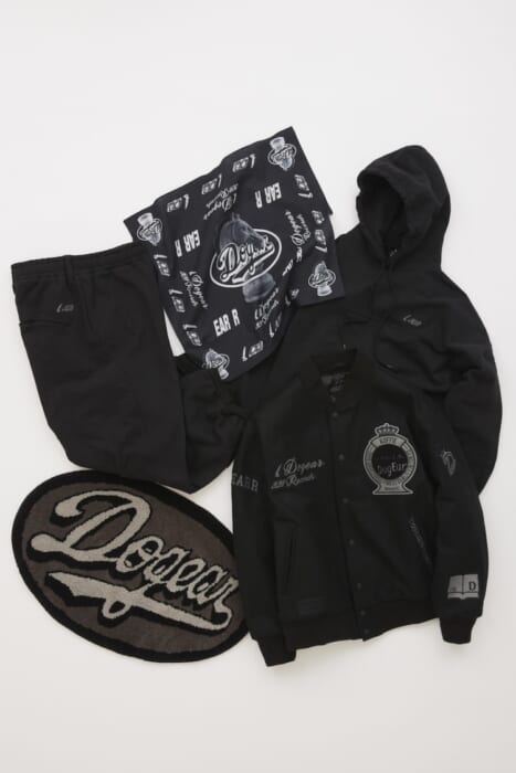 モノトーンはダークヒーローの証。東京の音楽と歴史を積み重ねたコラボアイテムが数量限定で再販です。