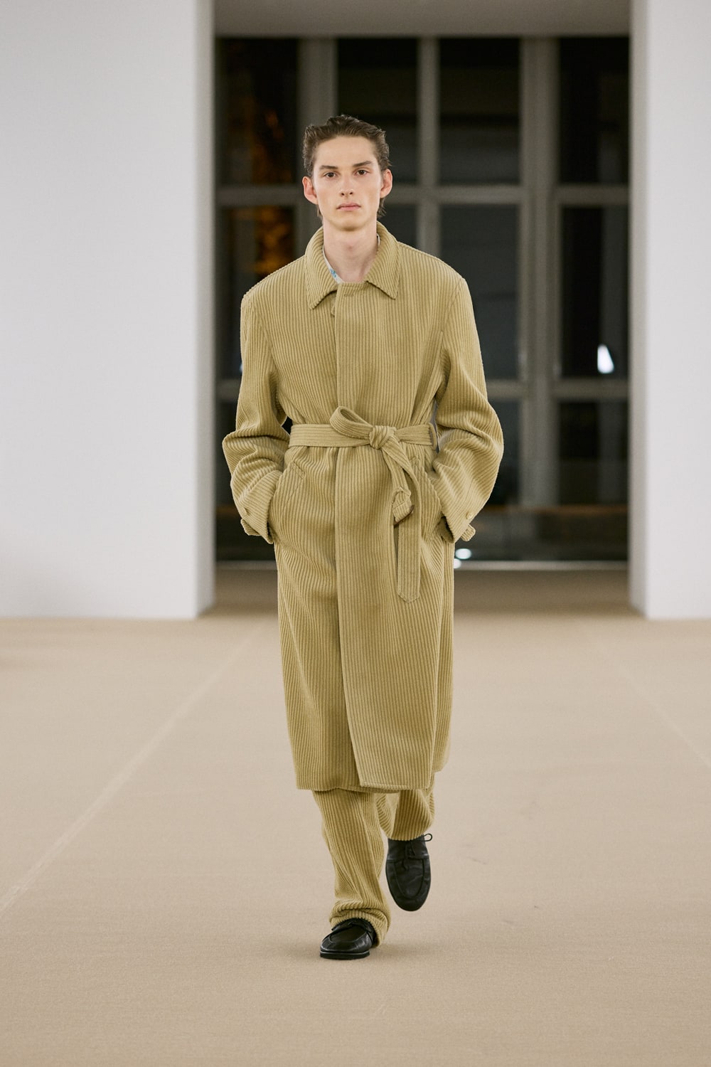 AURALEE | HOUYHNHNM（フイナム）