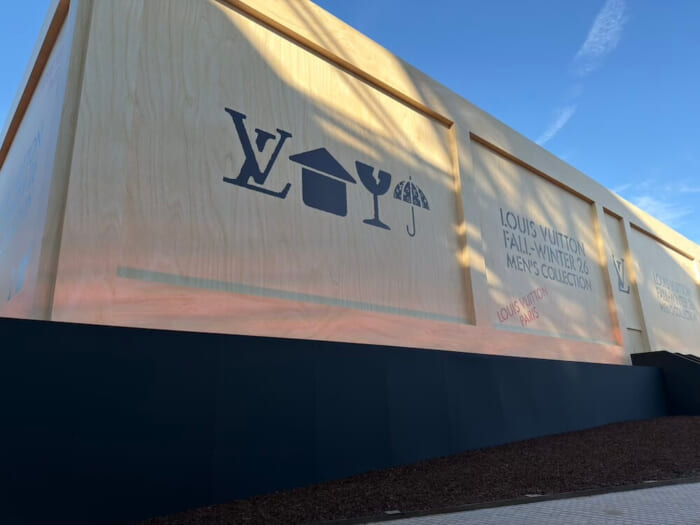 【PFW DIARY】偶然？必然？ 家繋がりのルイ・ヴィトンとケンゾーのコレクション発表。