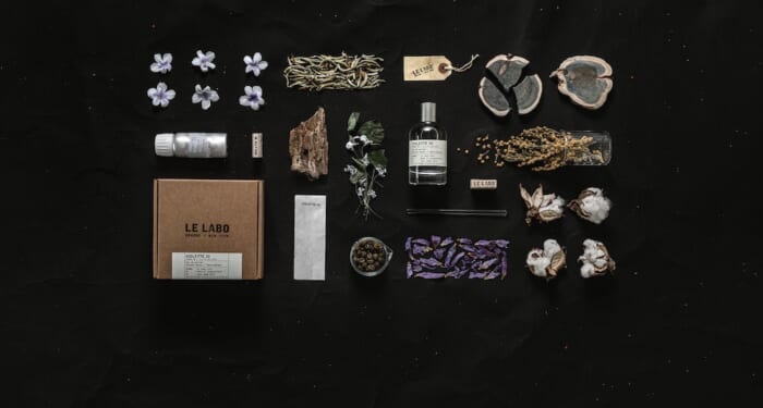 ル ラボのクラシック コレクションに待望の新作。ヴァイオレット 30が仲間入り。