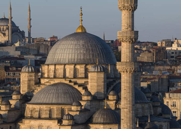 今シーズンはイスタンブールがテーマ。リベレイダースの26年春夏コレクションの1stドロップが登場します。