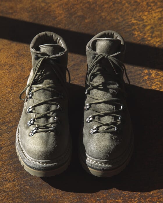 グイディ × ノンネイティブのハイキングブーツ。名作と呼ぶにふさわしい仕上がりです。